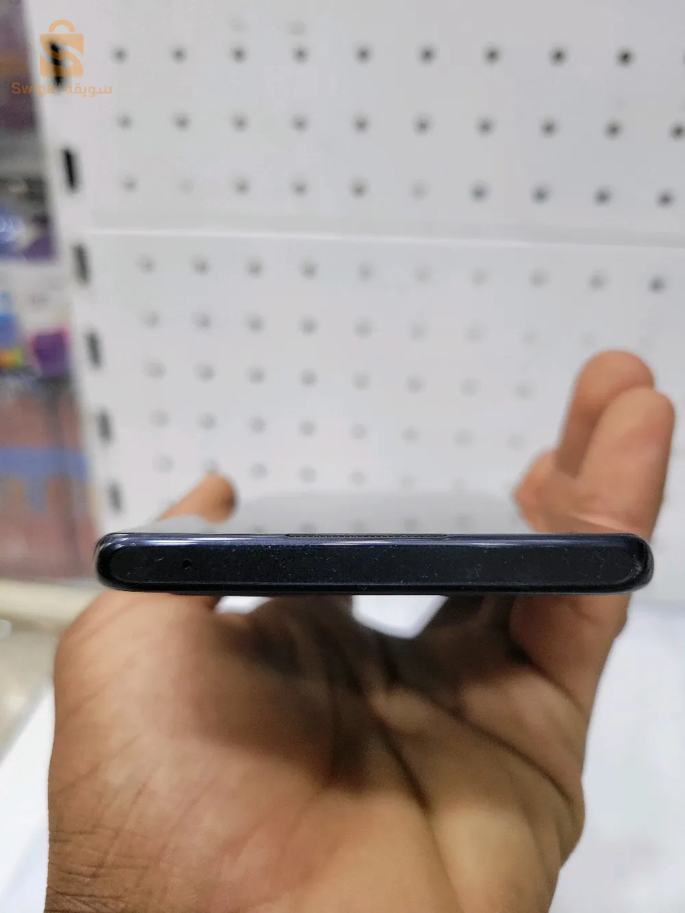 OPPO RENO6 PRO 5G 
128/8
هاتف نظيف جدا 
الهاتف بدون علبة