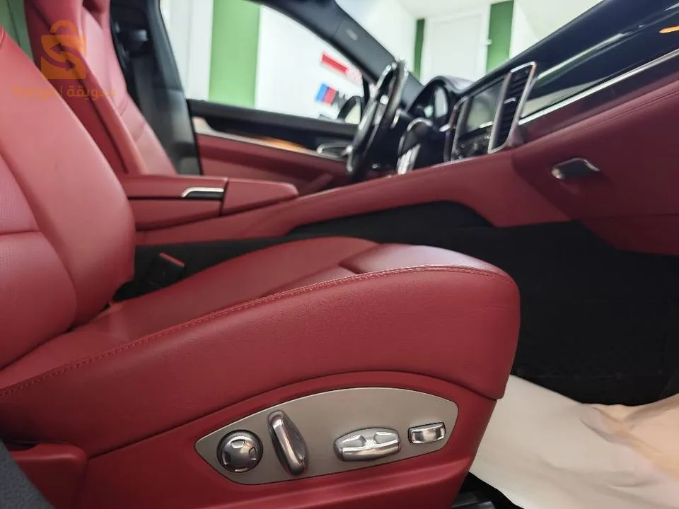 PORSHE panamera 2017 3L v6 dies 9000km