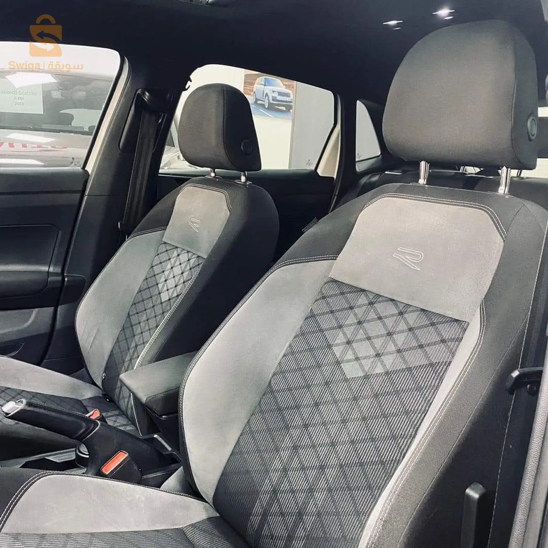 volksawgen polo R LINE 2022