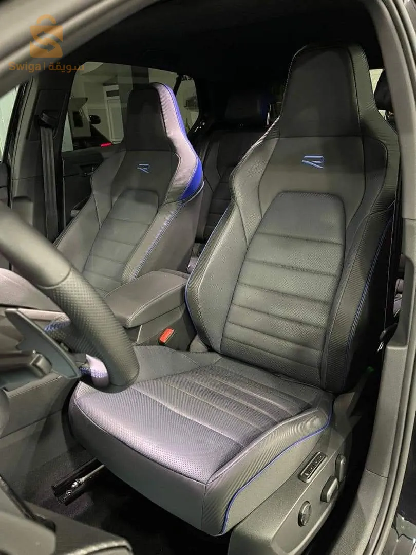 GOLF 8 (R) PERFORMANCE BLACK