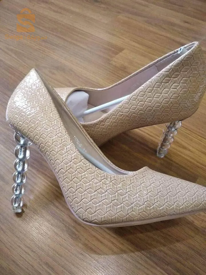 chaussures et escarpins et sandales