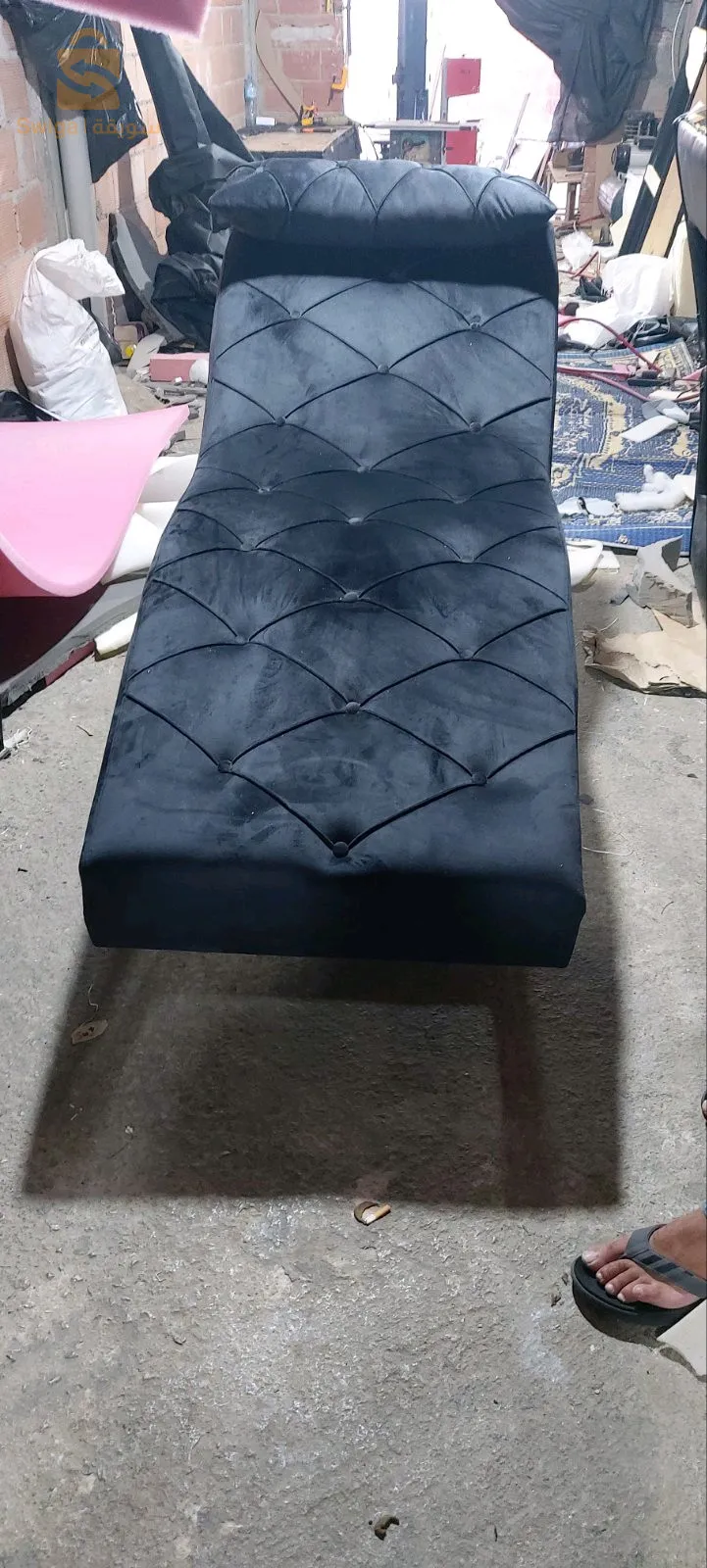 اريكة صالون الحلاقة مصنوعة من خشب رفيع اللون حسب طلب مرحبا بيكم