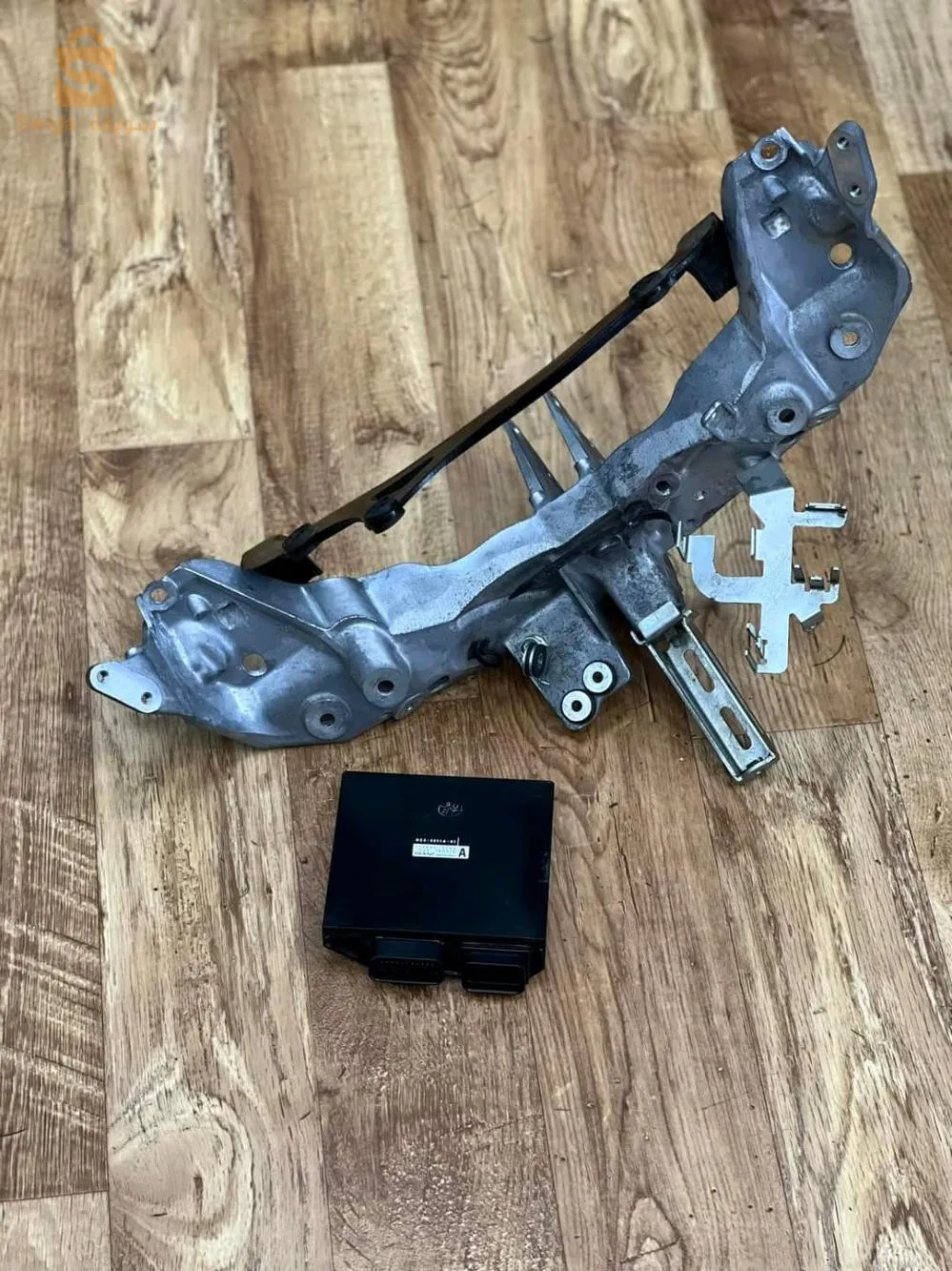 support carénage avant yamaha Tmax Dx - 560
” Araignée ”