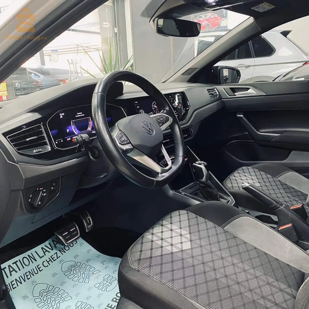 volksawgen polo R LINE 2022