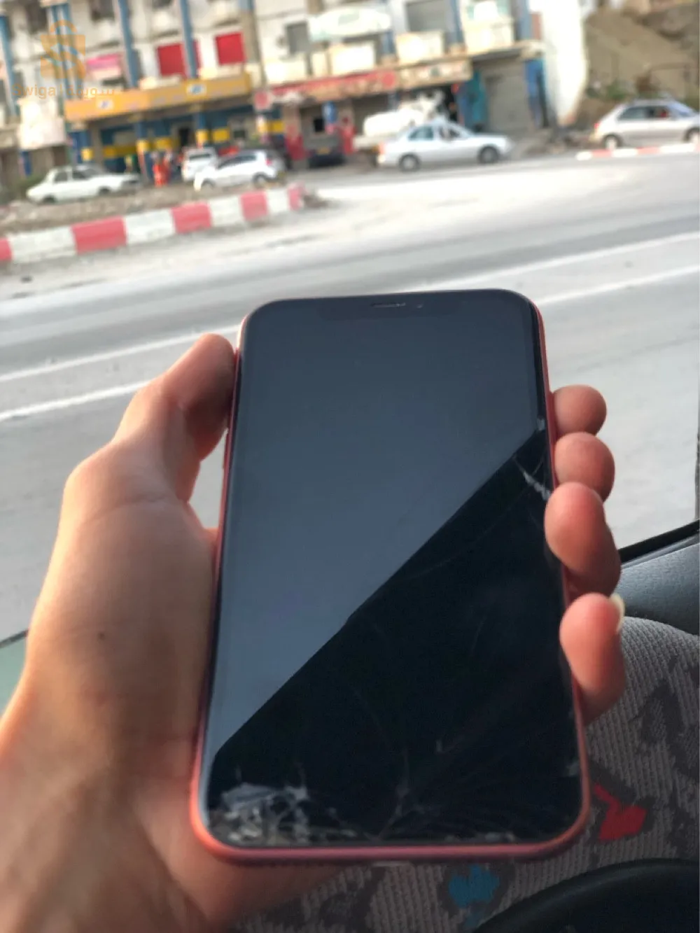 ايفون Xr فيسار قلاس أفون كولش ريقلو ستوكاج 64 رقم الهاتف 07.82.69.09.57
