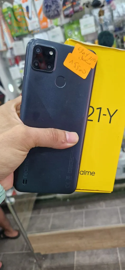RealmE c21y....  3/32G