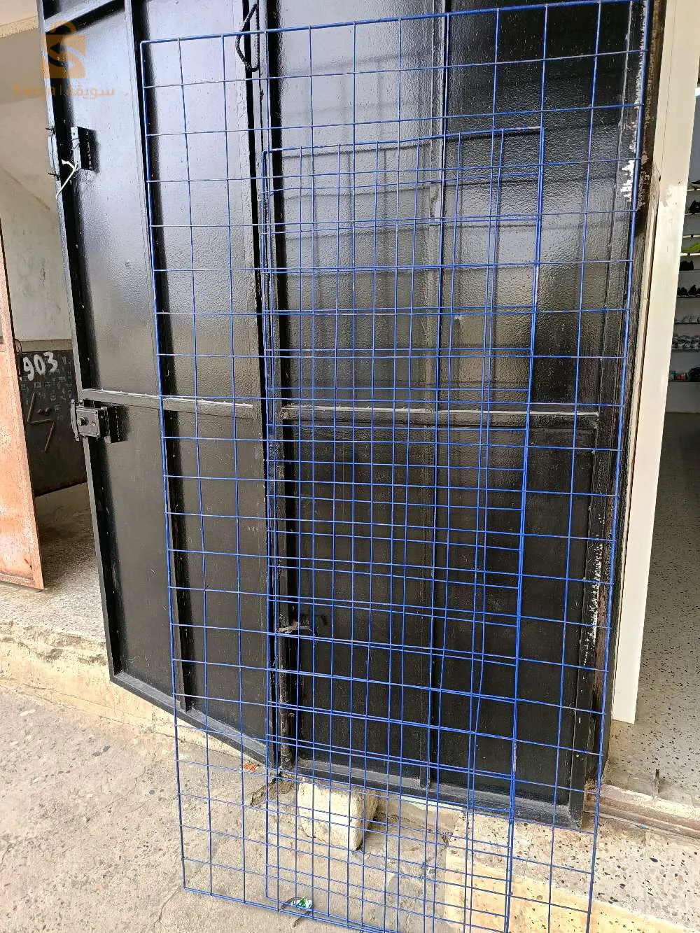 شبكة المحلات في حالة جيدة