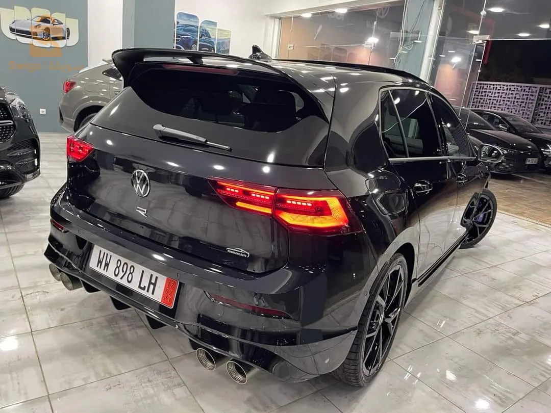GOLF 8 (R) PERFORMANCE BLACK