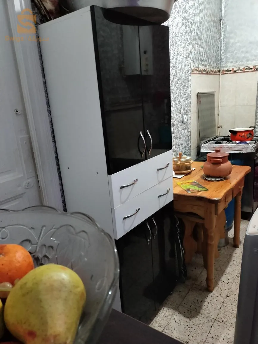 Hello
 Now, I have an F2 apartment with an area of ​​45 square meters in the Bazita Bab El Oued neighborhood
 Beautiful, well-served, good neighbors, God willing, they are good
 As for the neighborhood, it is well-known. It has a farmer’s market, shops, and everything a person needs, close to the sea