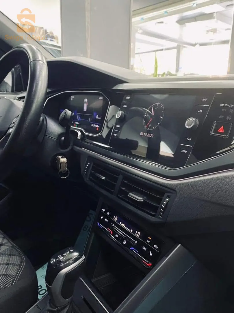 volksawgen polo R LINE 2022