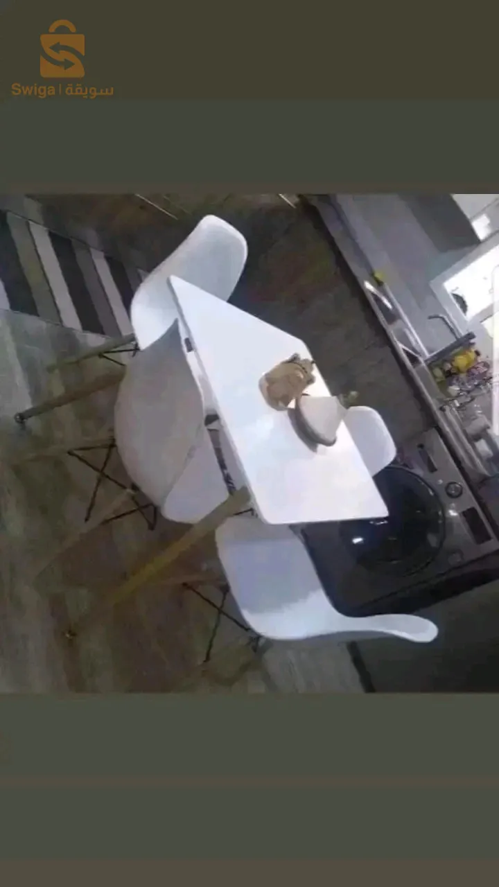 طاولة وكراسي