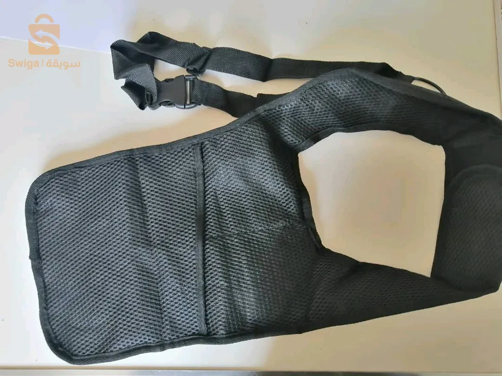 إغلاق آمن للغاية
ومقاوم للماء
وغير مرئي تحت السترات والقمصان،
جودة عالية،
عدد كبير جدًا من الجيوب