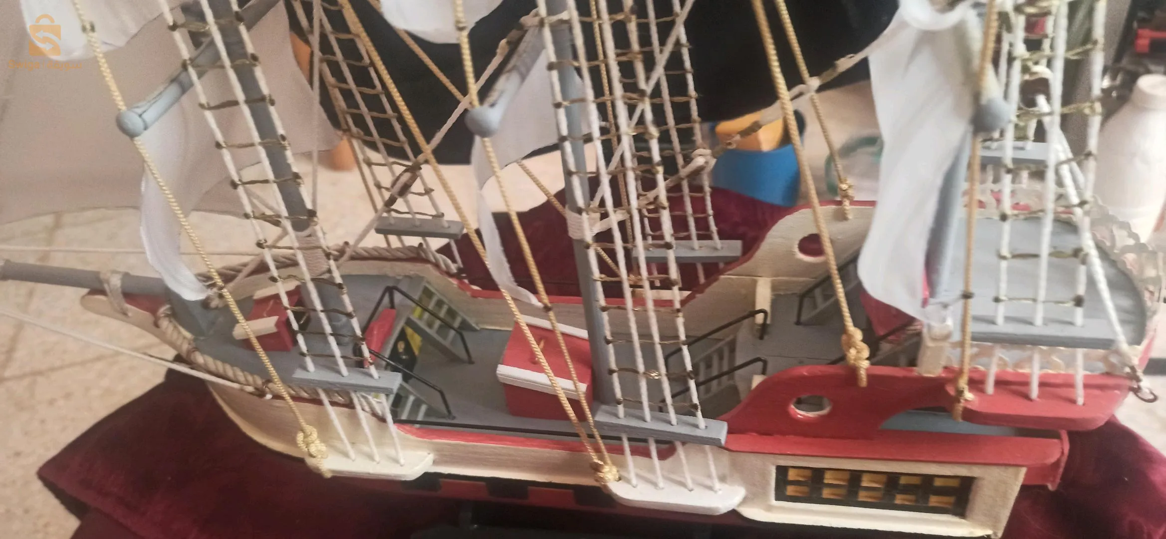 Bateau artisanal en Bois petit modèle