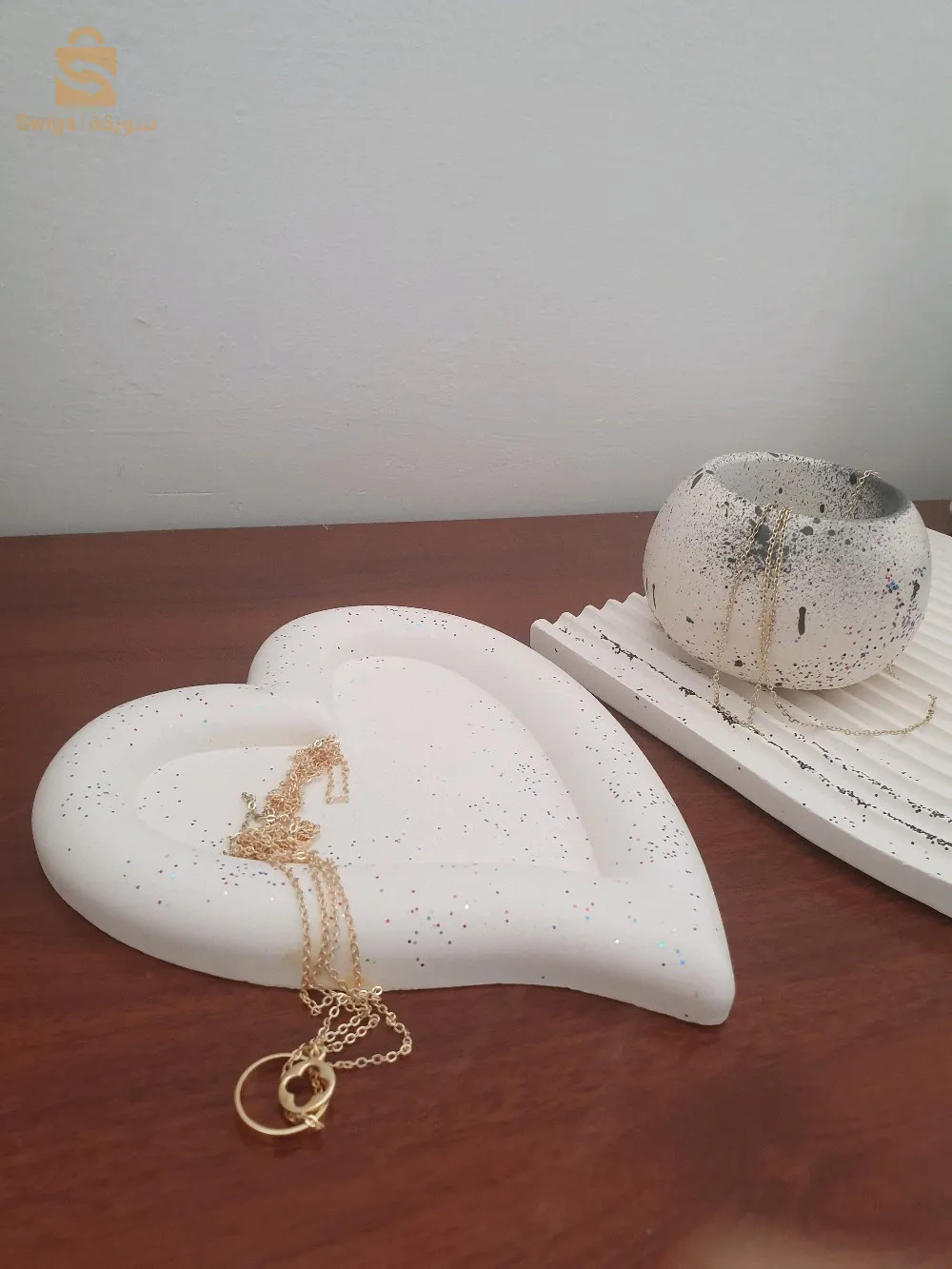 باك من طبق كبير كوكياج مبخرة بلاطو علي شكل قلب