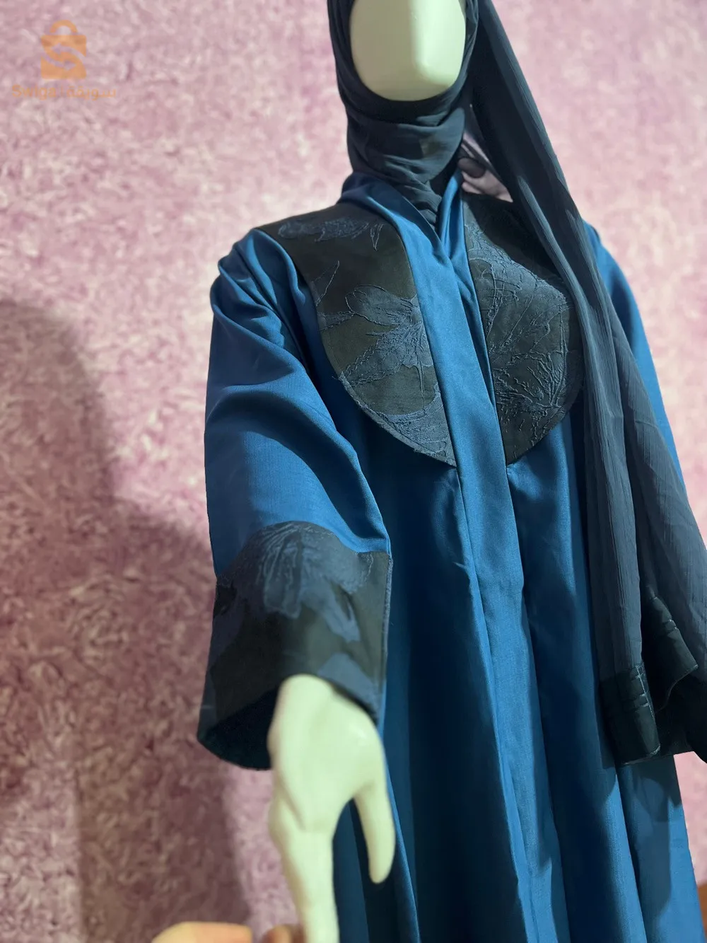 عباية  إماراتية مميزة للمرة مميزة وبسعر مغري