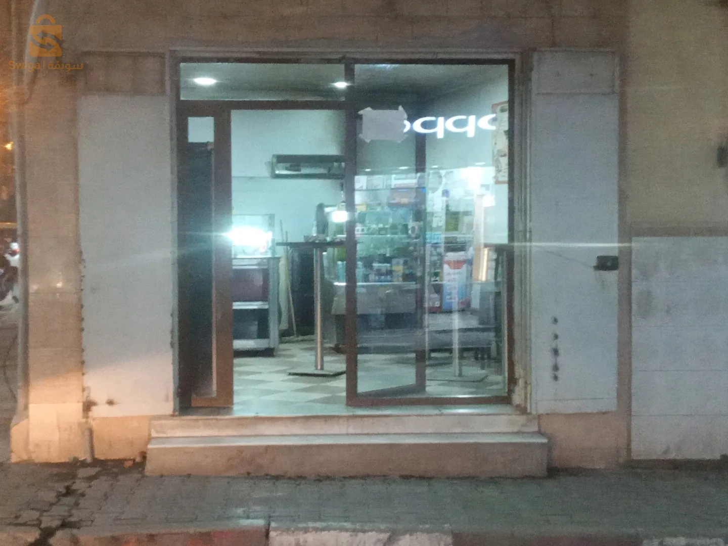 Coffee shop meublé en location ou magasin seulement