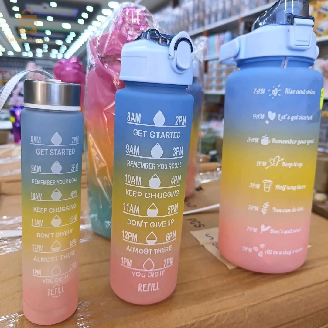 مجموعة من 3 زجاجات مياه رياضية متدرجة الألوان (2 لتر، 900 مل، 300 مل) للأنشطة الخارجية، سعة كبيرة