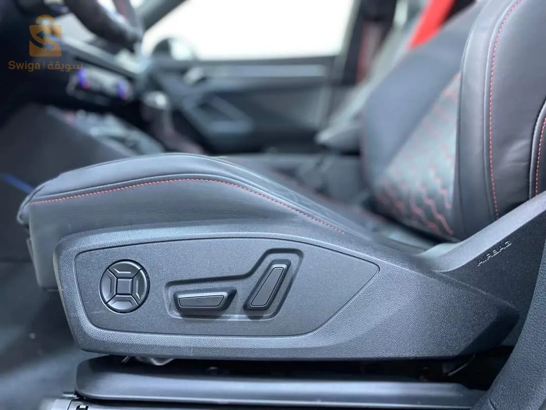 𝐀𝐮𝐝𝐢 𝐑𝐒𝐐𝟑 𝟐𝟎𝟐𝟑