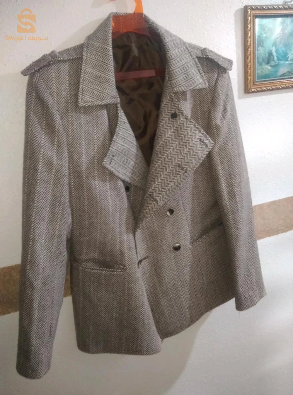 معطف نسائي للبيع