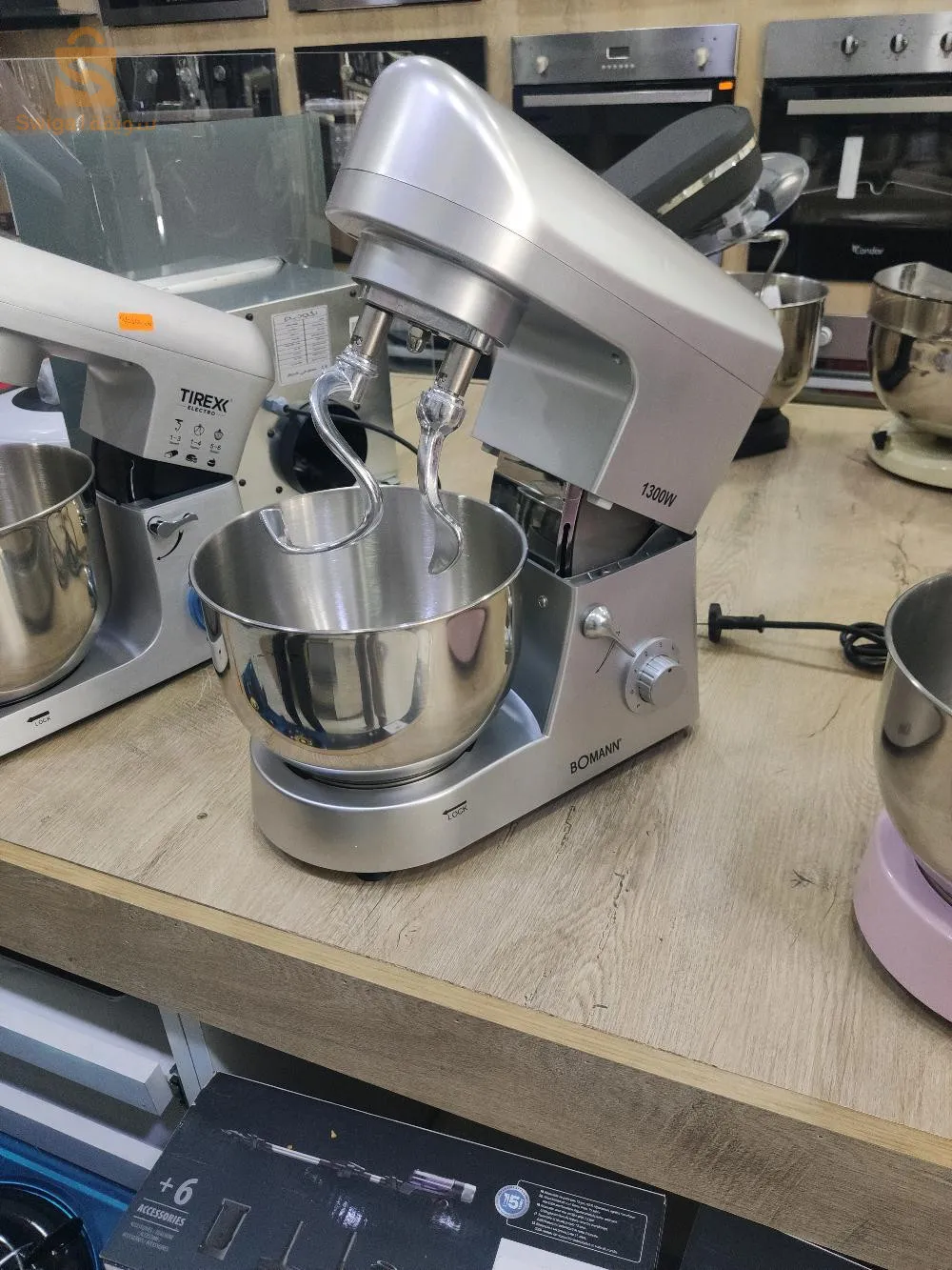 عجانة بومان  3 كلغ الألمانية - 6 لتر
✅ Pétrin BOMANN 3kg 6 litres. germany 🇩🇪 1300 watt
✅ double crochet .