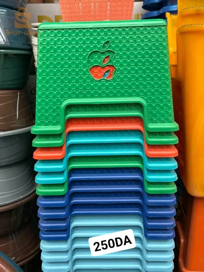 اواني بلاستيكية