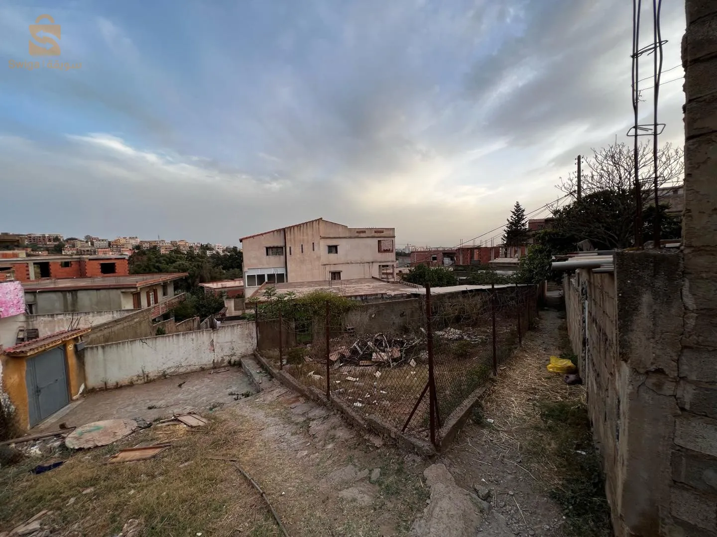 قطعة ارض في حي سكني جميل و هادئ
