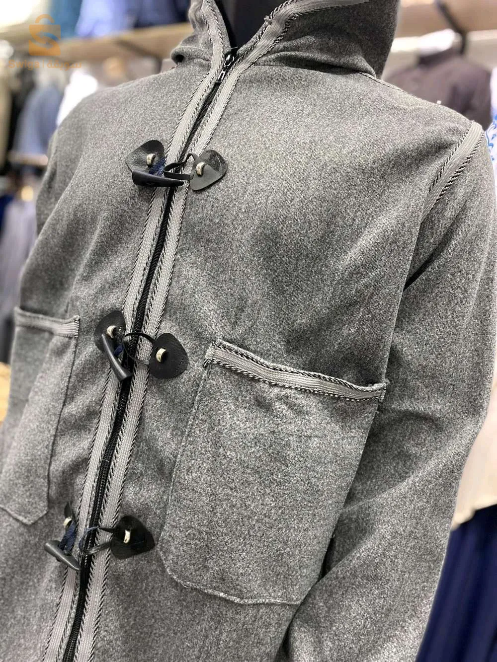 B. R.I بوني و كابيشون كاشمير و سروال كومبا