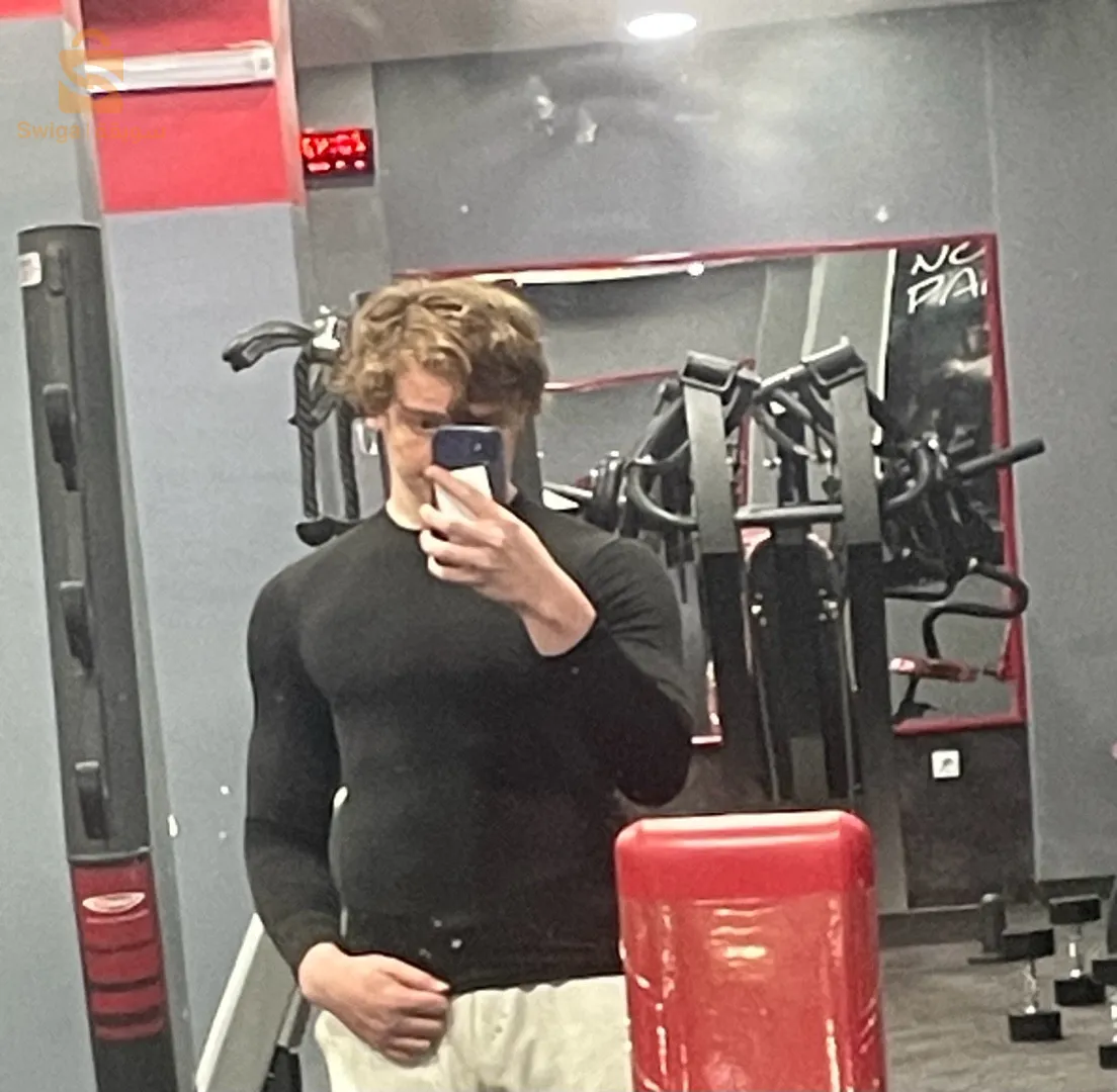 قميص مضغوط بأكمام طويلة بتقنية Dri-Fit