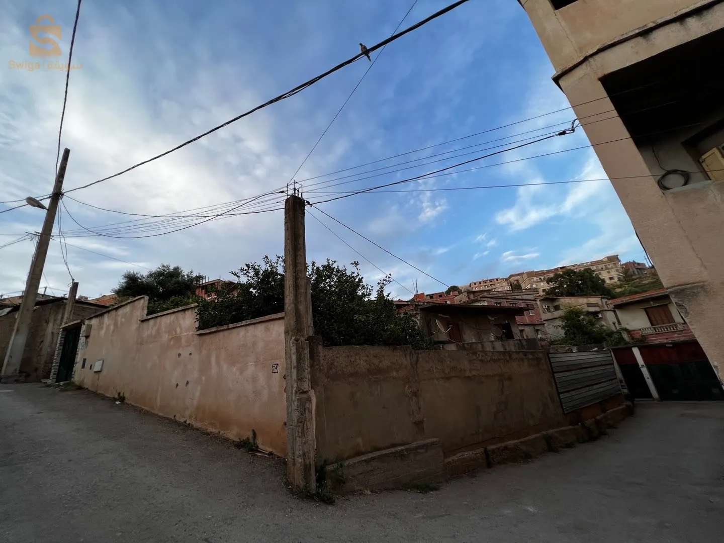 قطعة ارض في حي سكني جميل و هادئ