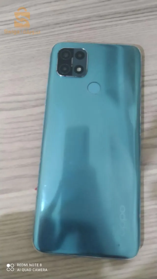 L'appareil Oppo A15 est un nouvel appareil qui n'a pas été beaucoup utilisé, une batterie puissante qui dure la moitié de la journée, une qualité de selfie jeune, un téléphone léger.