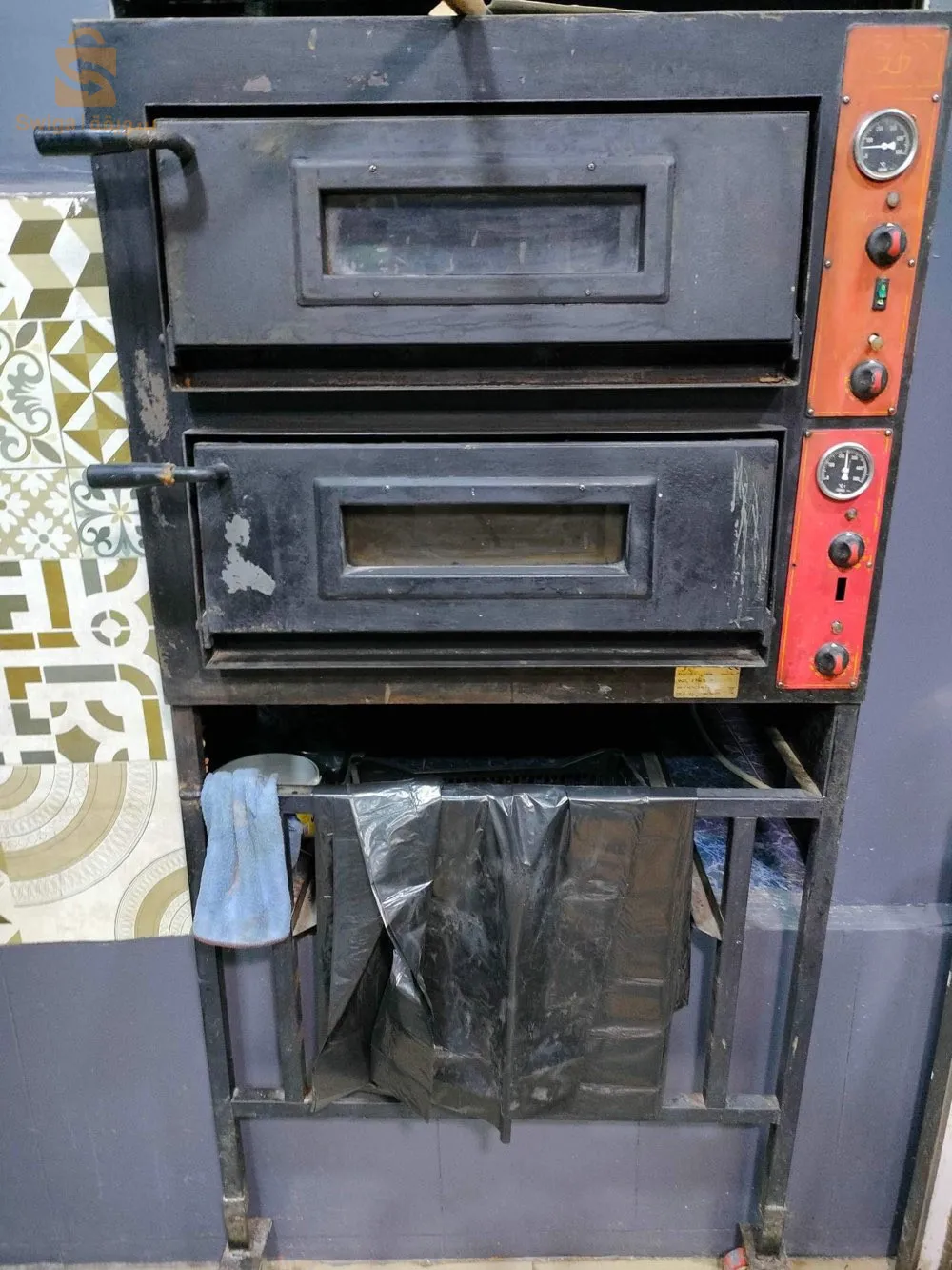 معدات بيتزريا للبيع