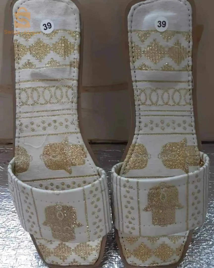 ملابس نسائية