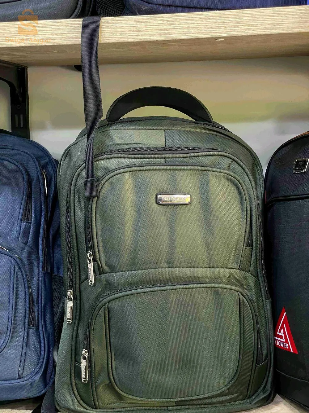 Catable marron
Cartable PL power pour les garçons
Cartable PL power
حقيبة الكمبيوتر