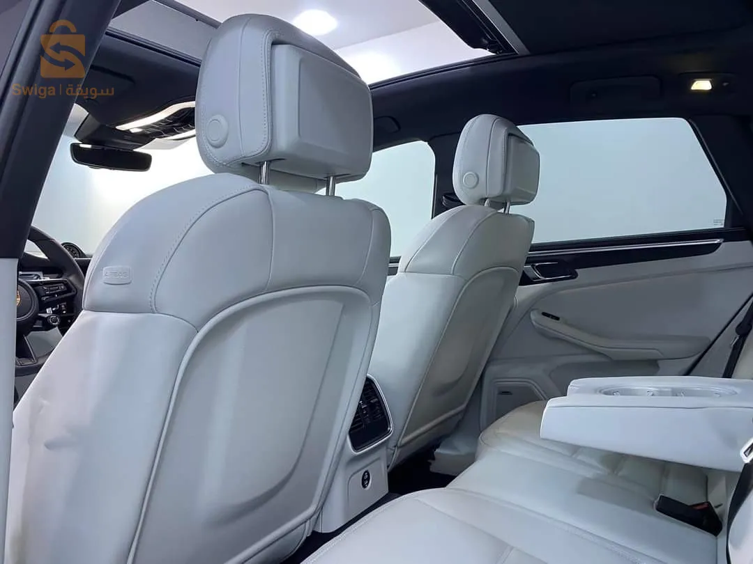 Porsche Macan TURBO