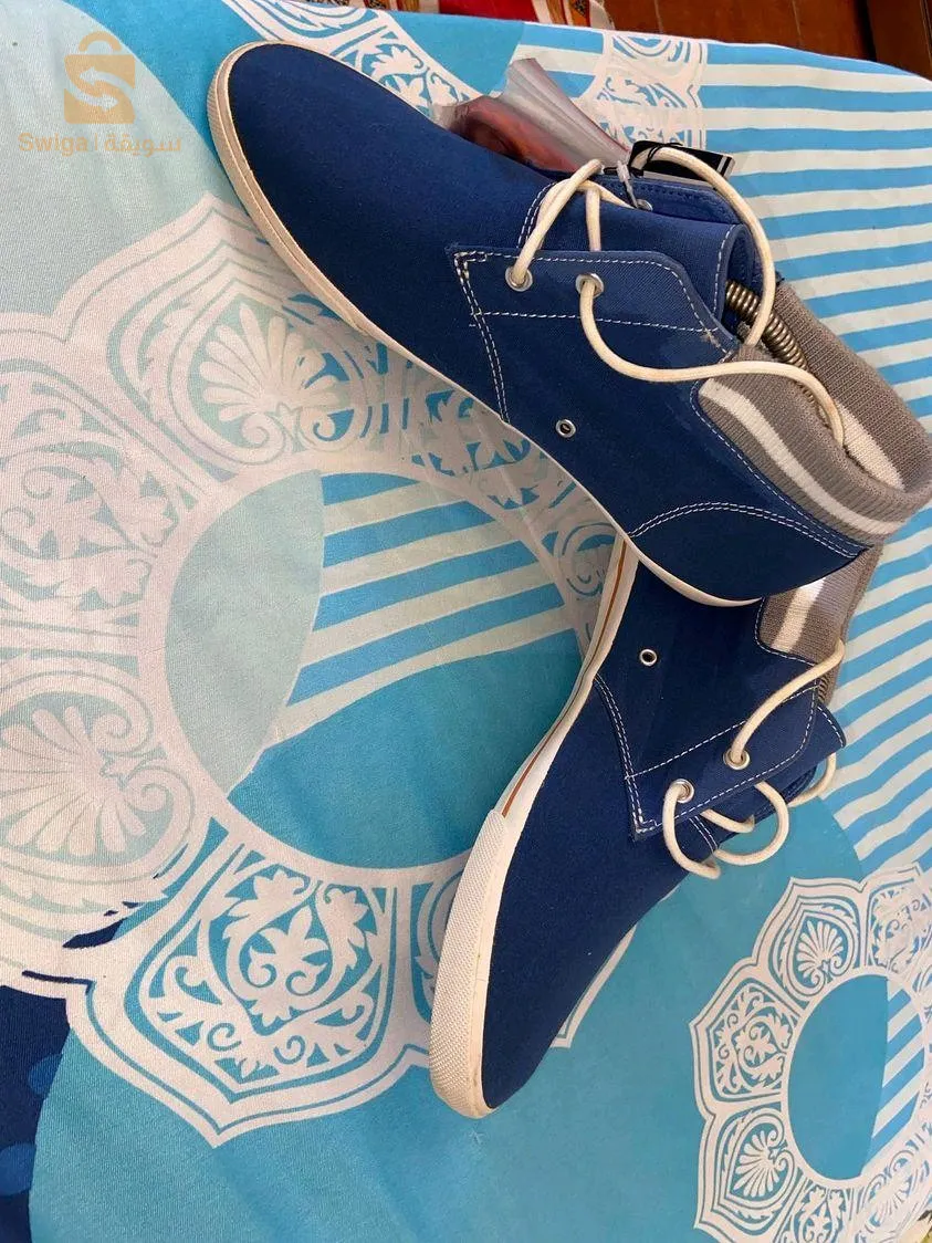 حذاء فراد بيري