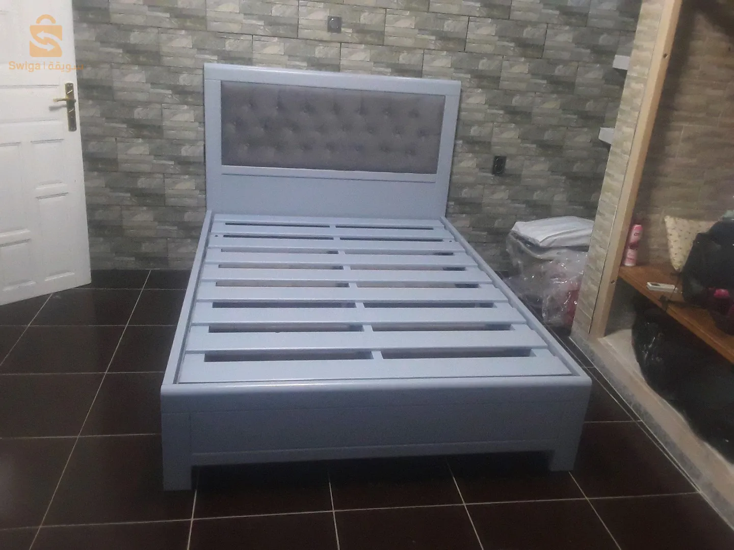 fabrication des lit 1 place et 2 place coffre avec capitonné en  son capitonné