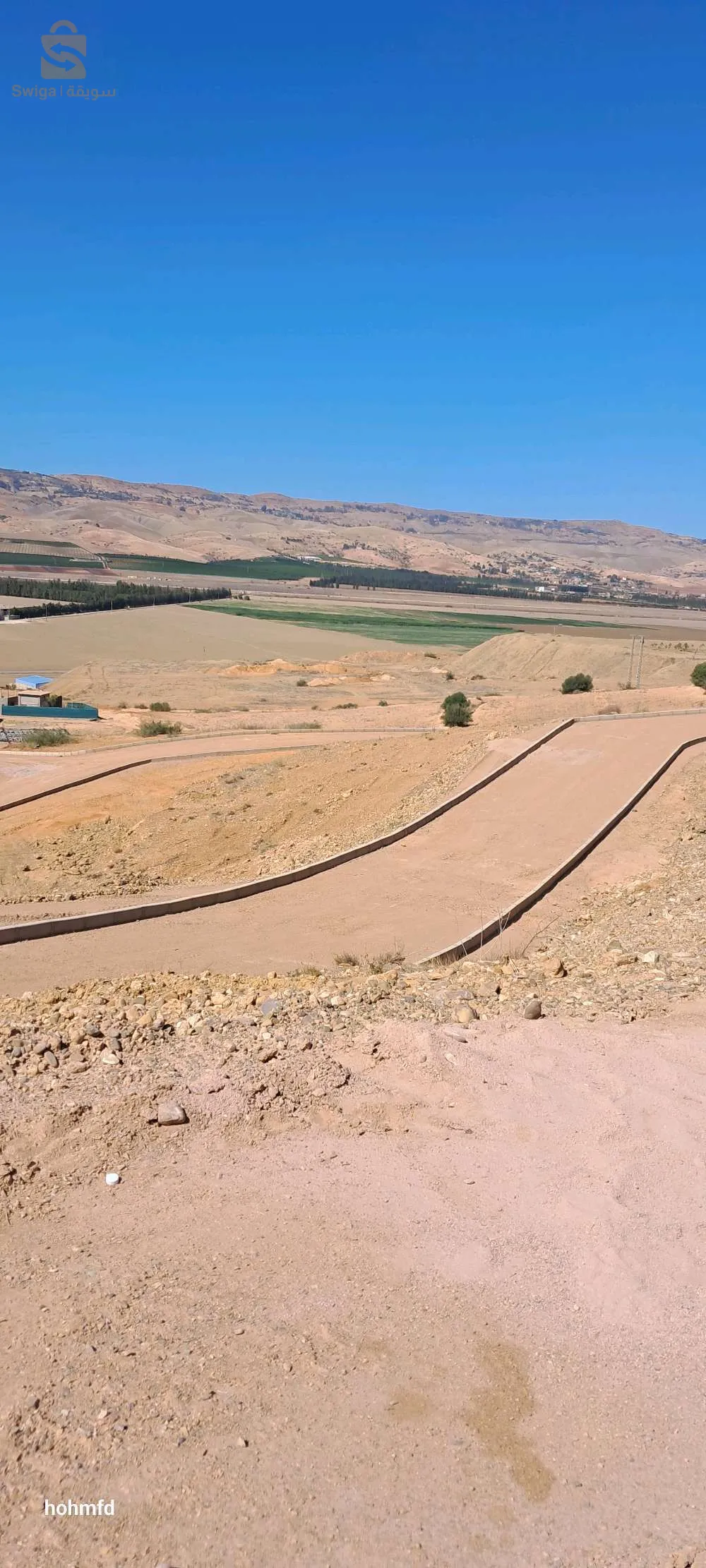 بيع قطع ارض بالتجزئة فيها ماء وكهرباء وقنوات صرف الصحي
مع علم فيها وثائق دفتر عقاري بدون وسيط 
150 مليون للار