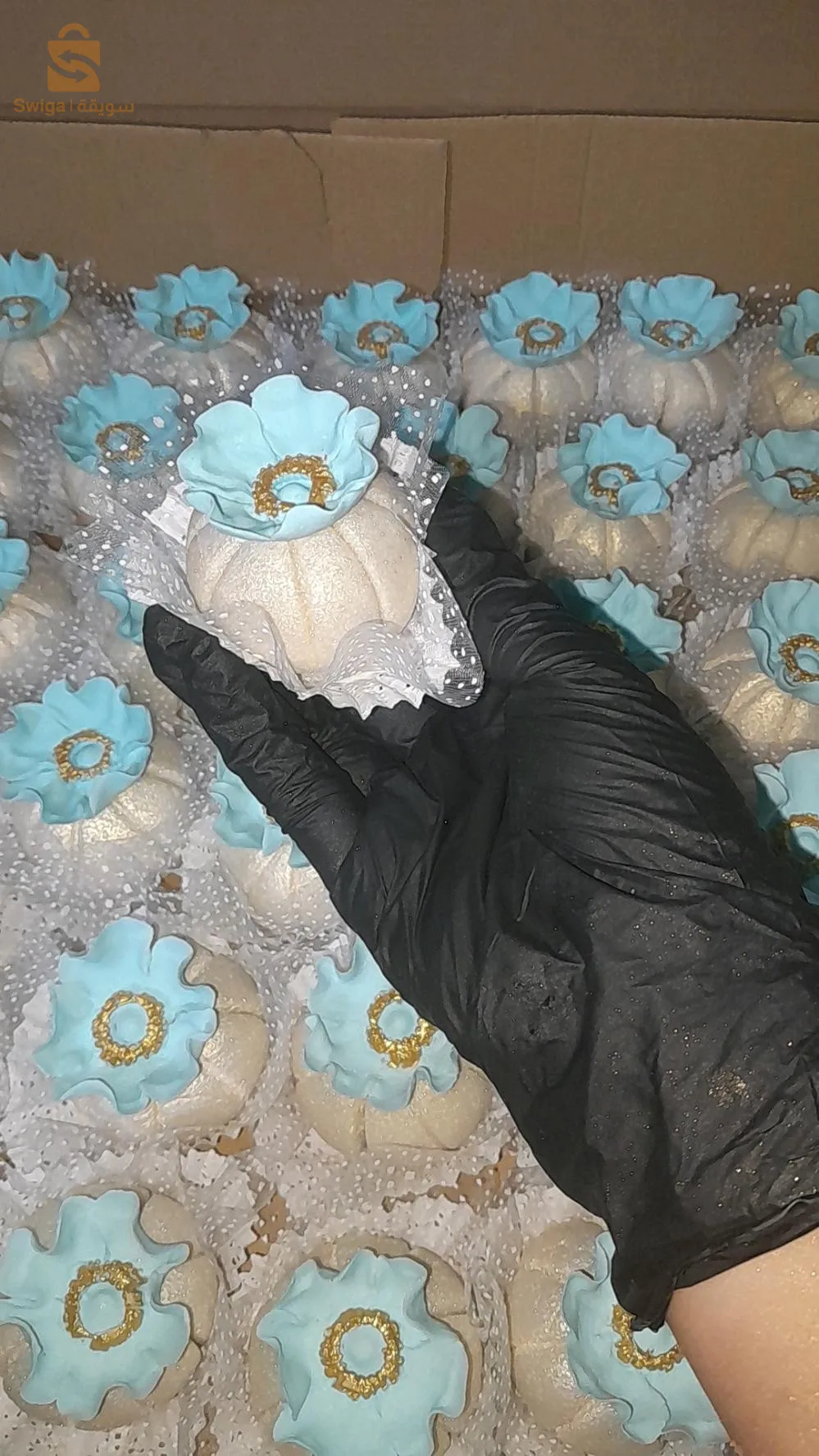 منتوجات لتزيين الحلويات وتمور وشكولاطة للمناسبات
