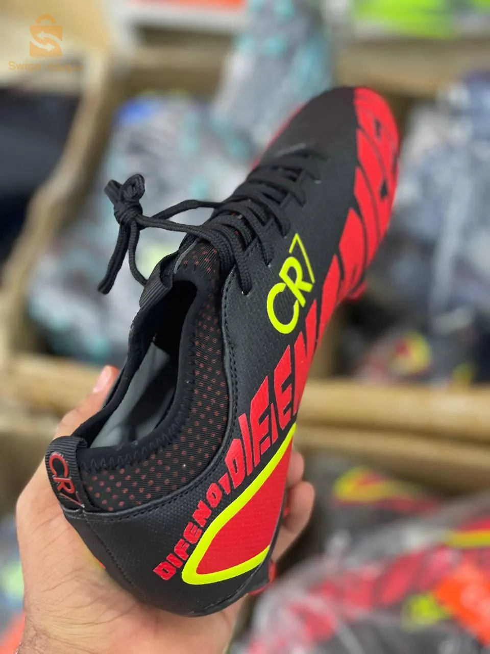 حذاء رياضي CR7