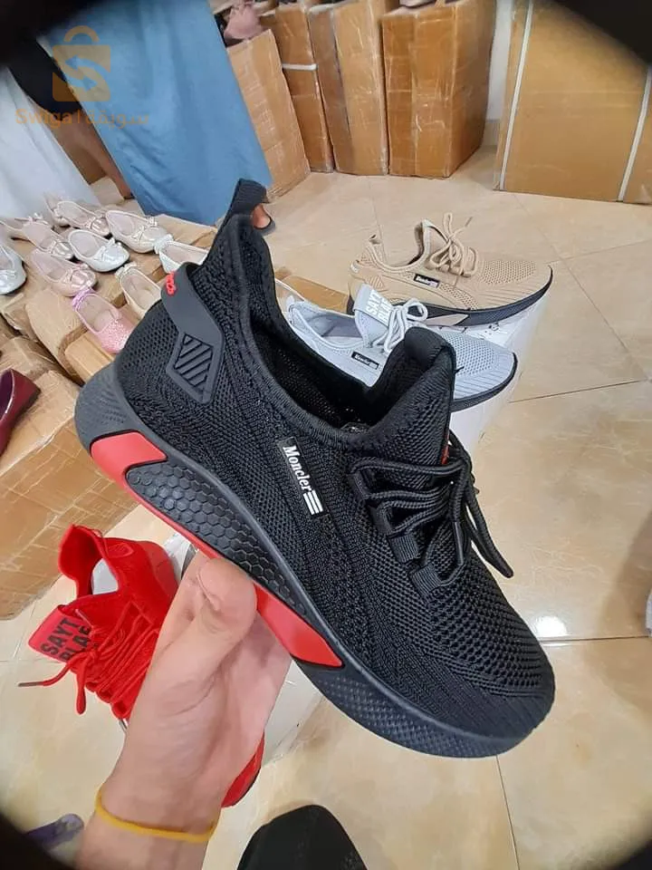 حذاء رياضي طبي