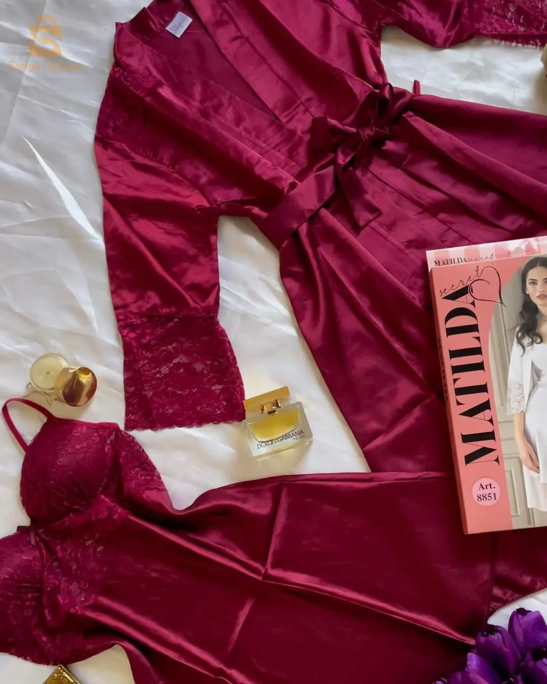 Nuisette de luxe en satin avec kimono