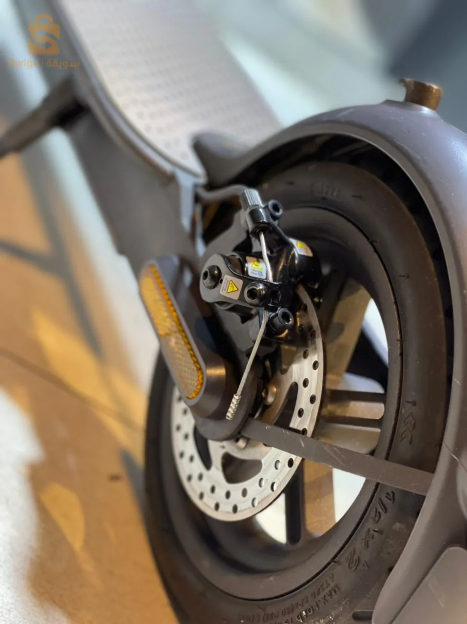 mi_electric_scooter_1S
France