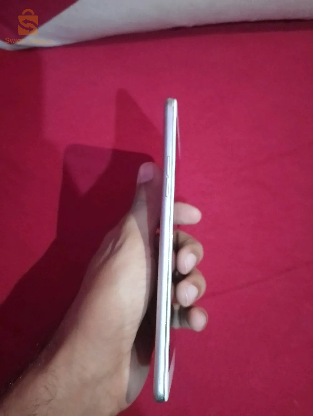 هاتف مستعمل في حالة جيدة