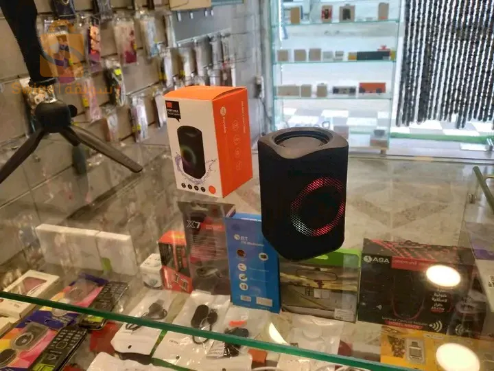 مكبر صوت محمول يعمل بنضام بلوتوث