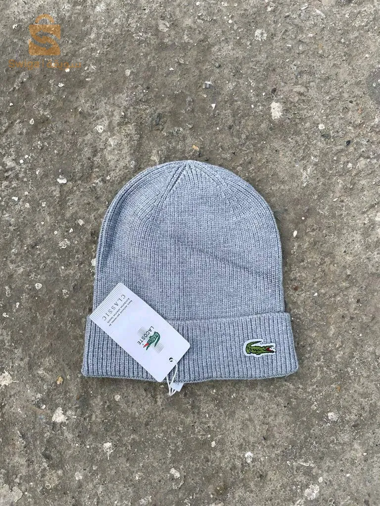bonnet Lacoste et nike
Trés Bonne qualité
Livraison disponible