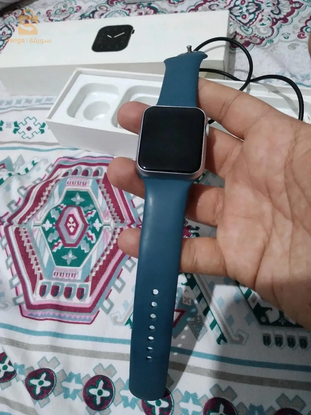 ساعة الكترونية ذكية