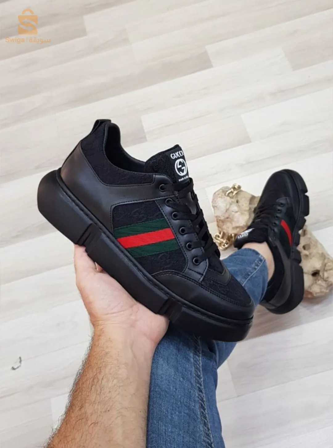 ملابس احدية
