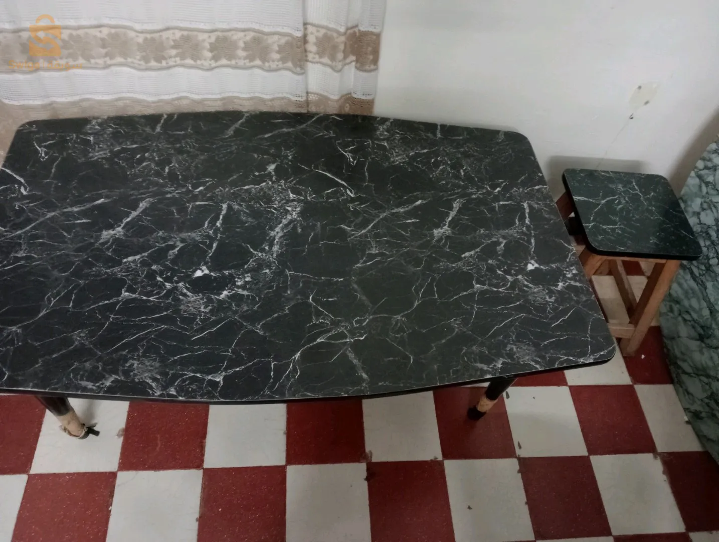 اثاث مستعملة في حالة جيدة