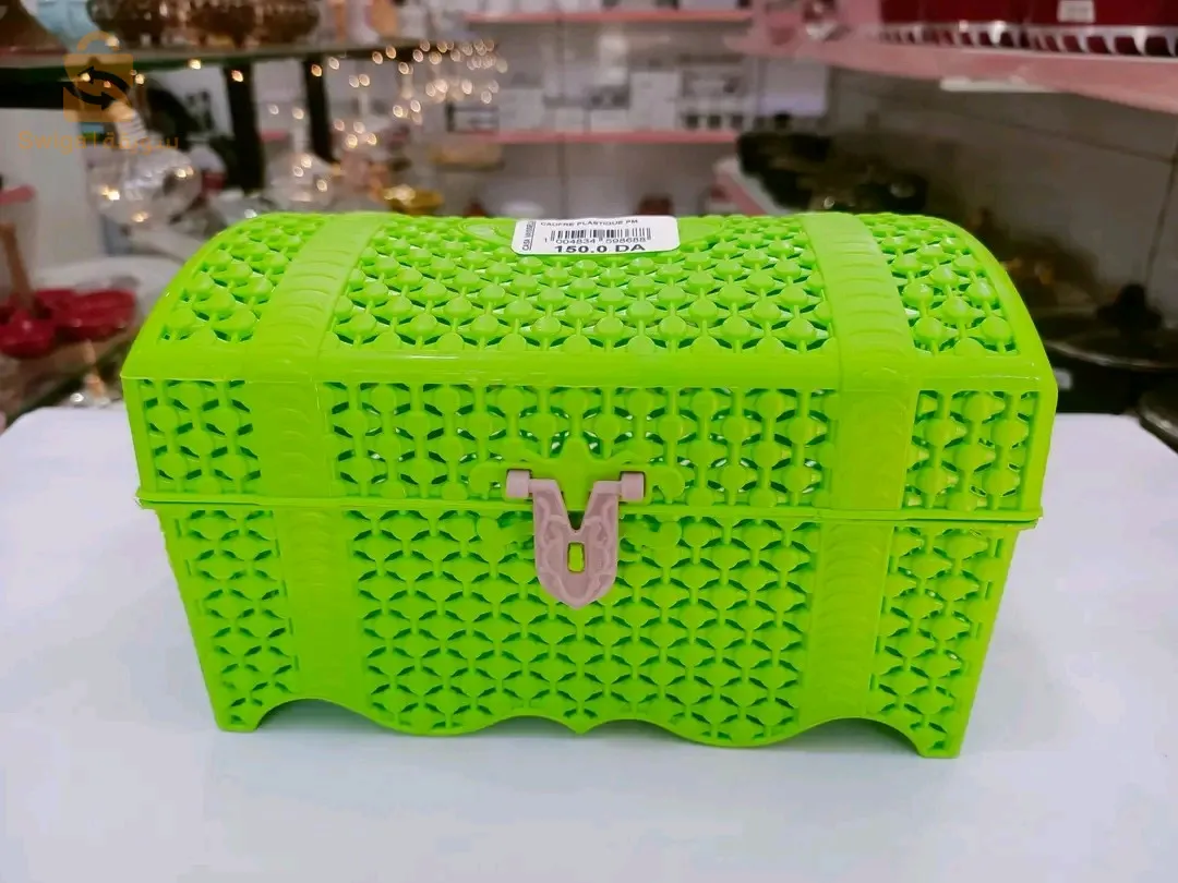 صندوق بلاستيكي