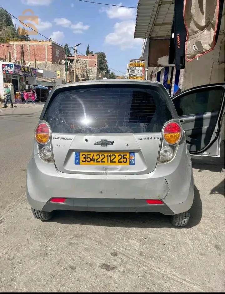 سيارة جديدة